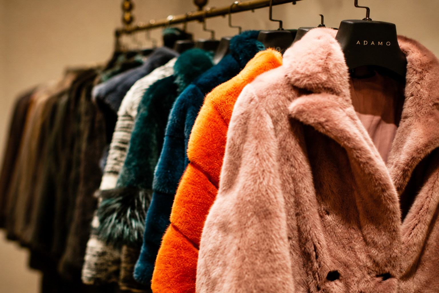 ADAMO Luxury Fur Coat Collection Antalya – Genuine fur coats, premium winter fashion and luxury outerwear. Магазин кожи и меха в Анталии.
